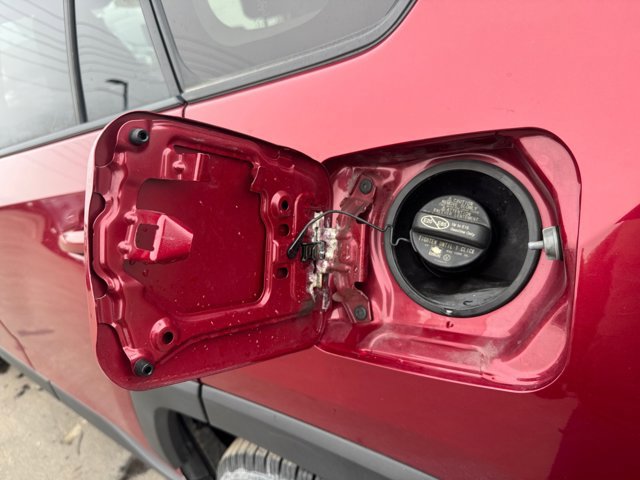 Used 2019 Toyota RAV4 LE w/ Carpet Mat Package AWD/4WD image 28