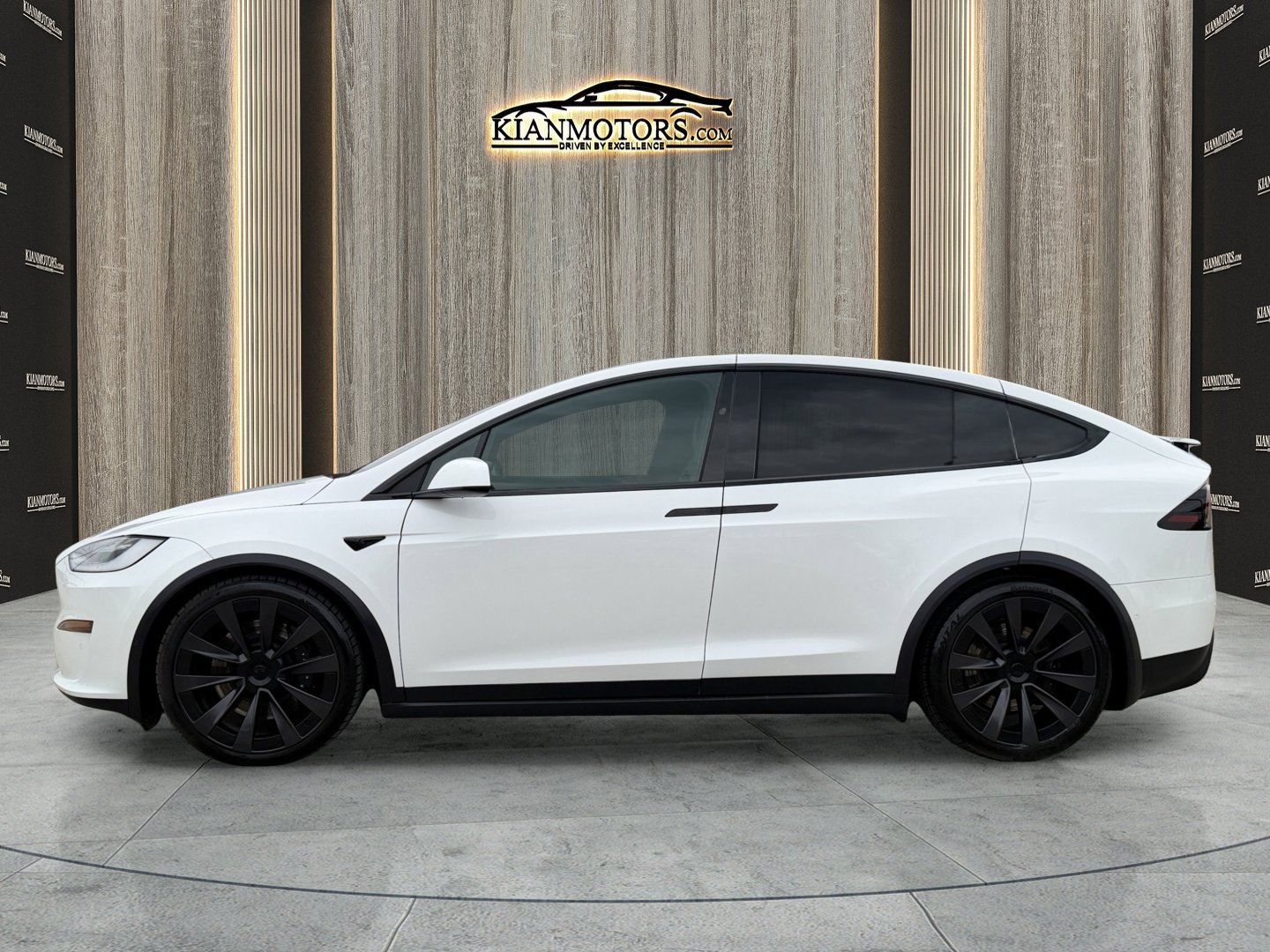 Used 2023 Tesla Model X image 9