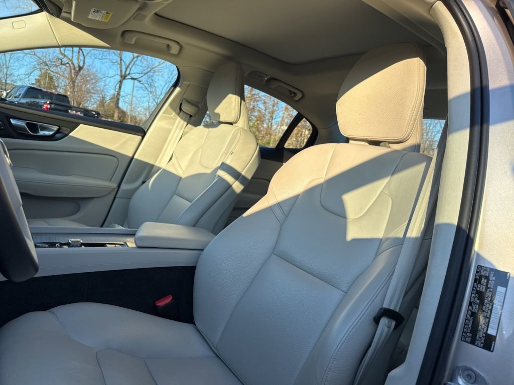 Used 2024 Volvo S60 B5 Plus w/ Climate Package image 17