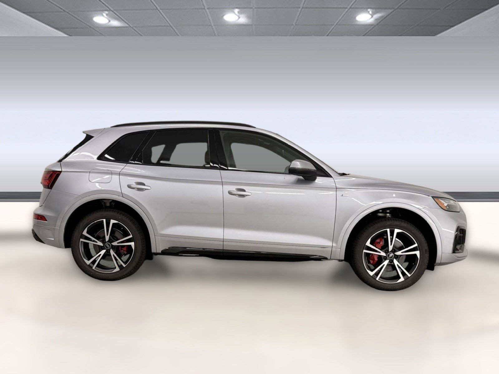 Certified 2025 Audi Q5 2.0T Premium Plus w/ Premium Plus Package AWD/4WD image 8