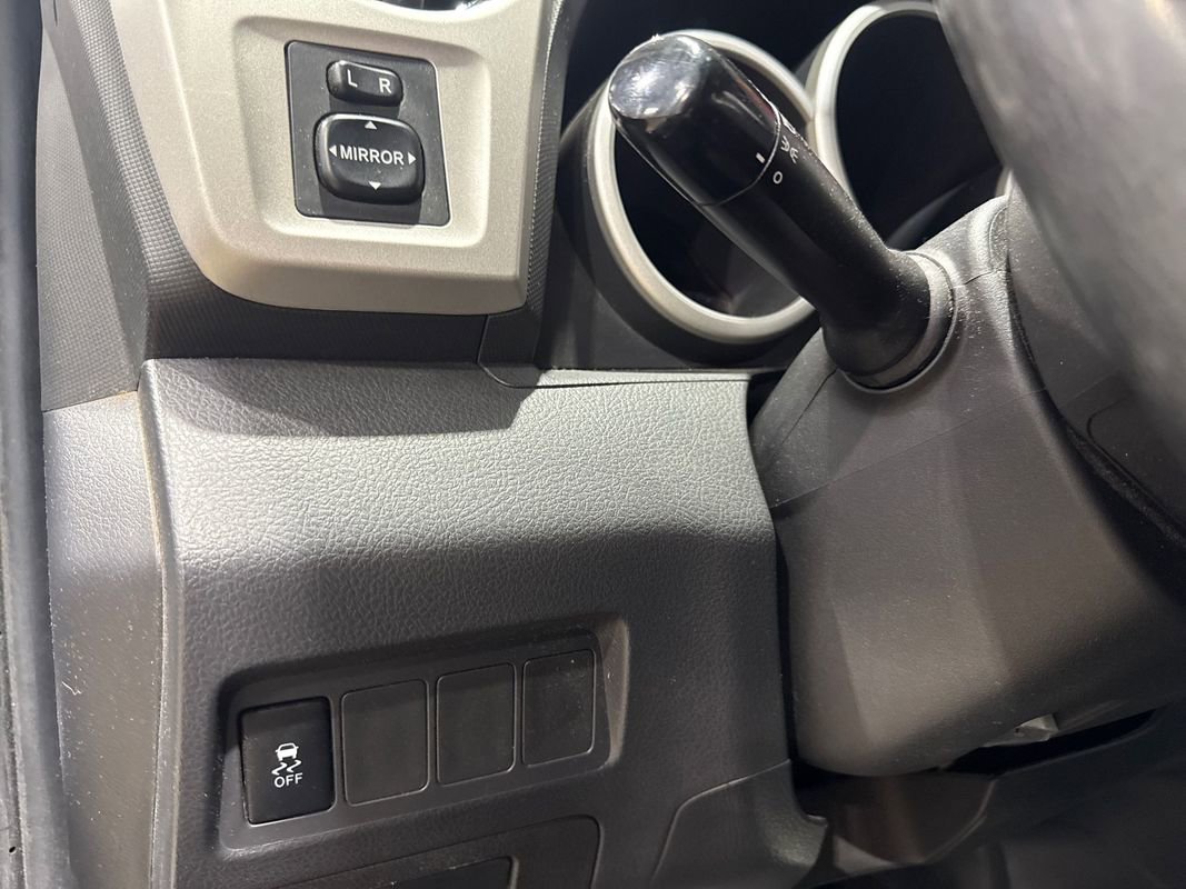 Used 2010 Pontiac Vibe AWD w/ Sun And Sound Package image 80