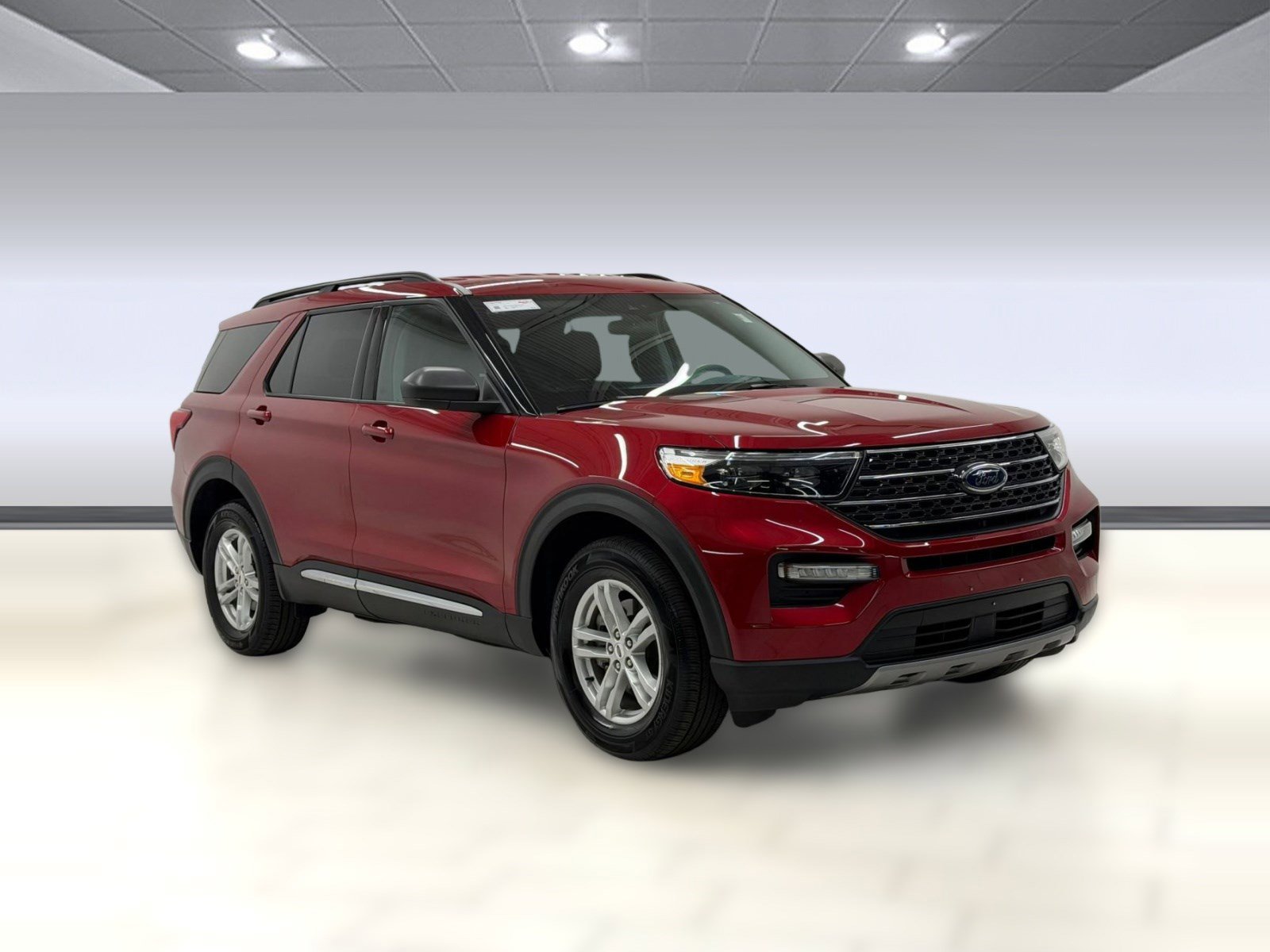 Used 2023 Ford Explorer XLT w/ Equipment Group 202A image 5