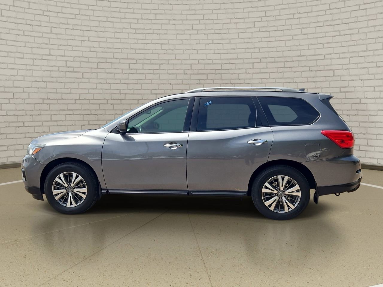 Certified 2020 Nissan Pathfinder SV FWD image 8