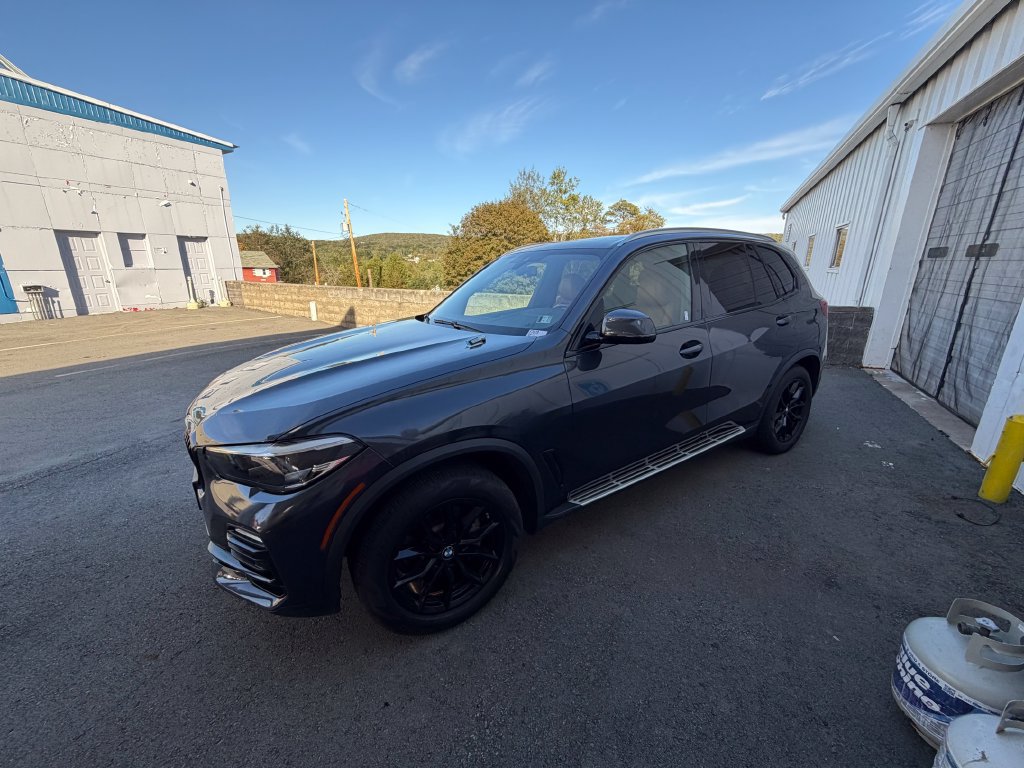 Used 2019 BMW X5 xDrive40i w/ Convenience Package AWD/4WD image 2