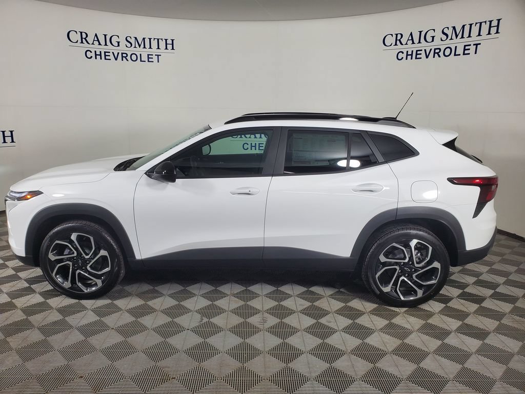 New 2026 Chevrolet Trax RS w/ Driver Confidence Package FWD image 2