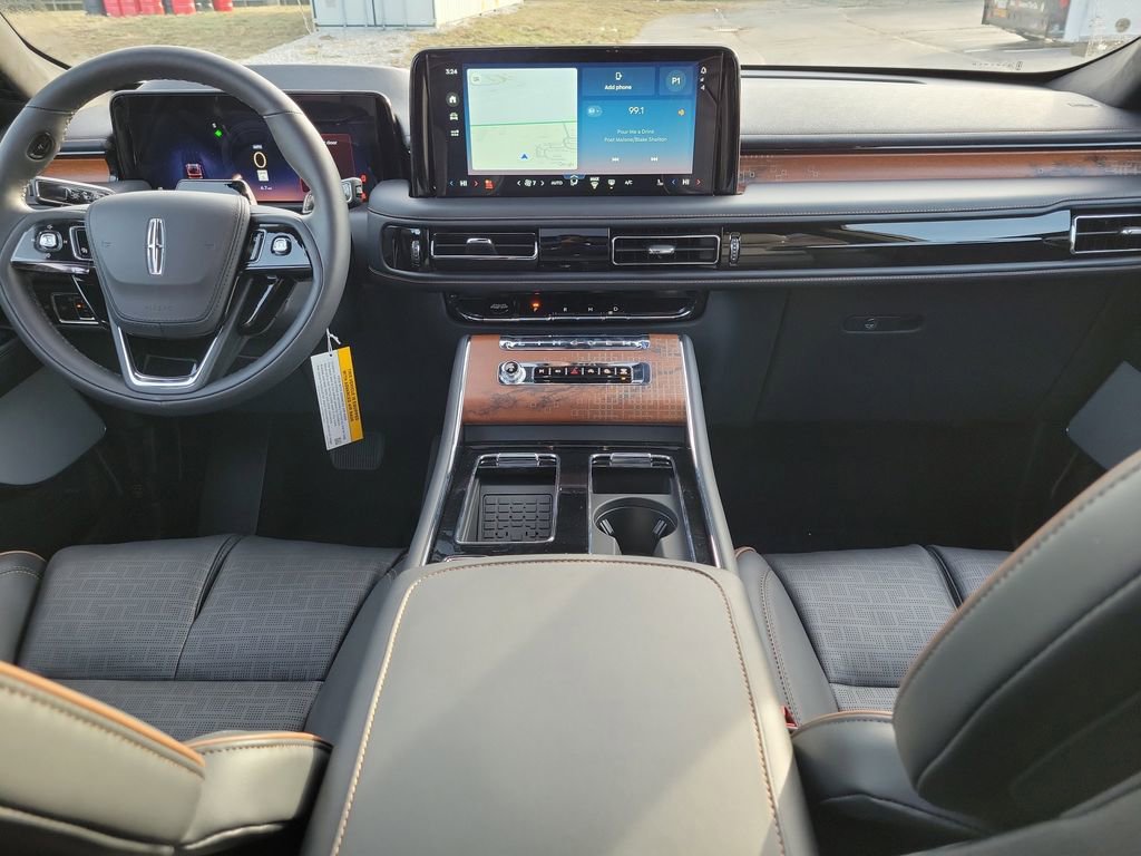 New 2026 Lincoln Aviator Black Label w/ Jet Appearance Package image 11