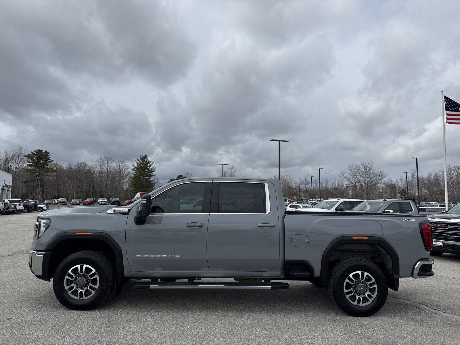 Used 2024 GMC Sierra 2500 SLE w/ SLE Convenience Package image 3