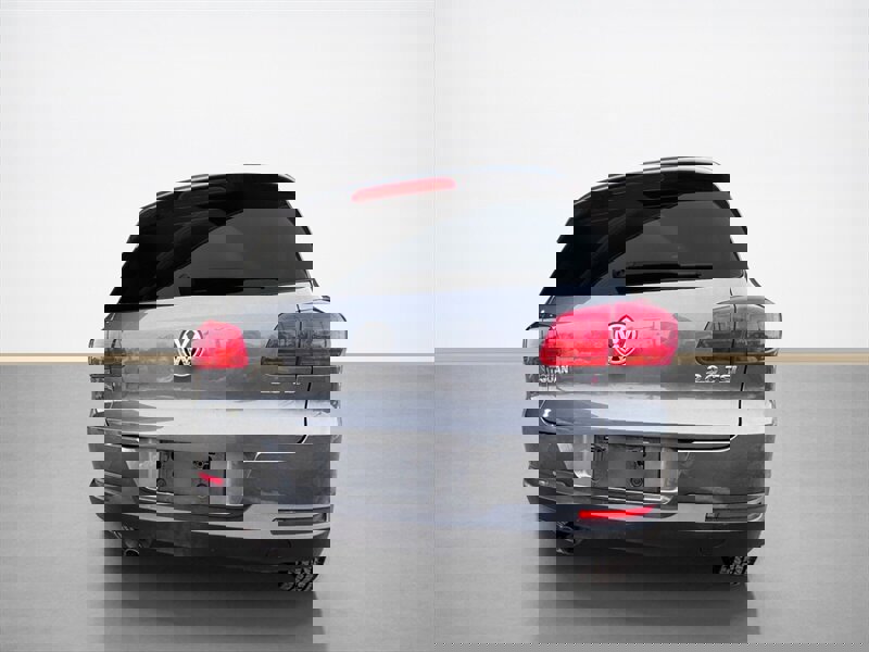 Used 2013 Volkswagen Tiguan S image 5