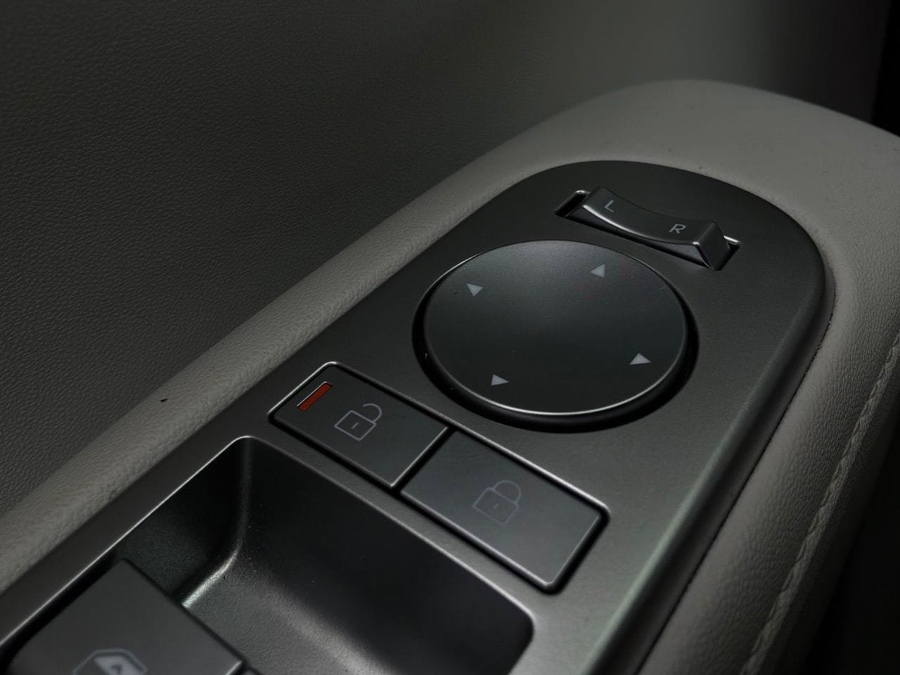 Used 2026 Hyundai Palisade SEL FWD image 30