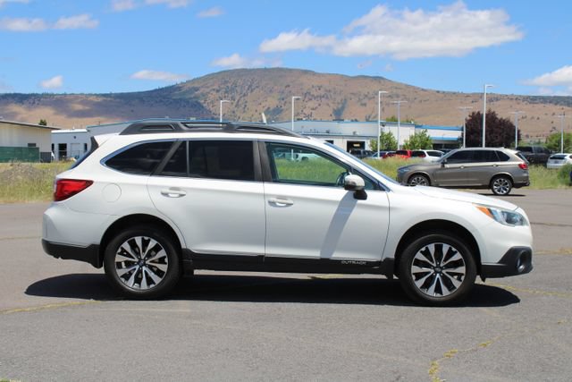 Used 2017 Subaru Outback 3.6R Limited AWD/4WD image 7