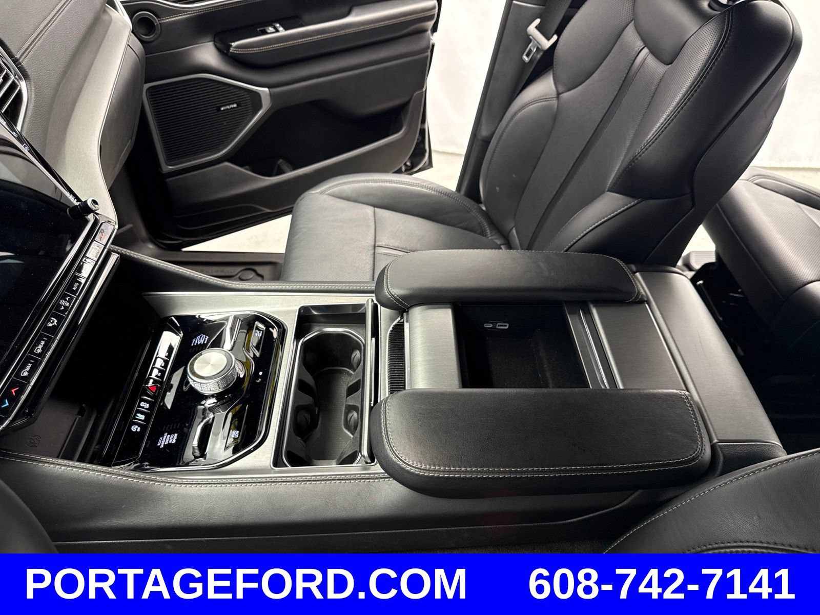 Used 2024 Jeep Wagoneer Series II w/ Convenience Group I AWD/4WD image 24