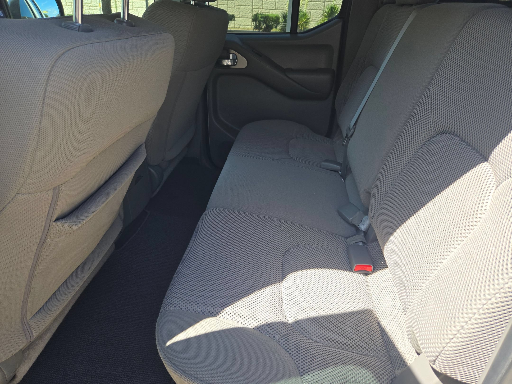 Used 2021 Nissan Frontier SV w/ Midnight Edition Floor Mats RWD image 13