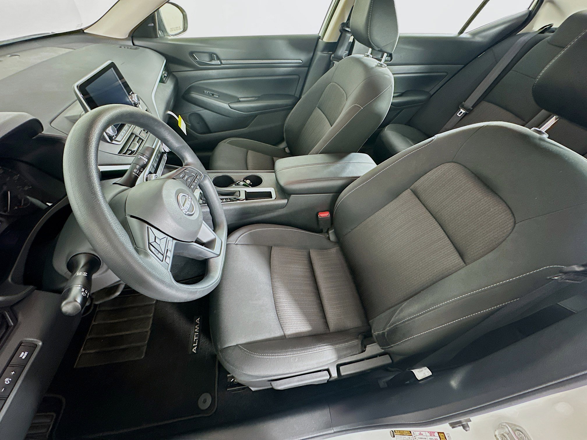 Used 2025 Nissan Altima 2.5 S FWD image 13