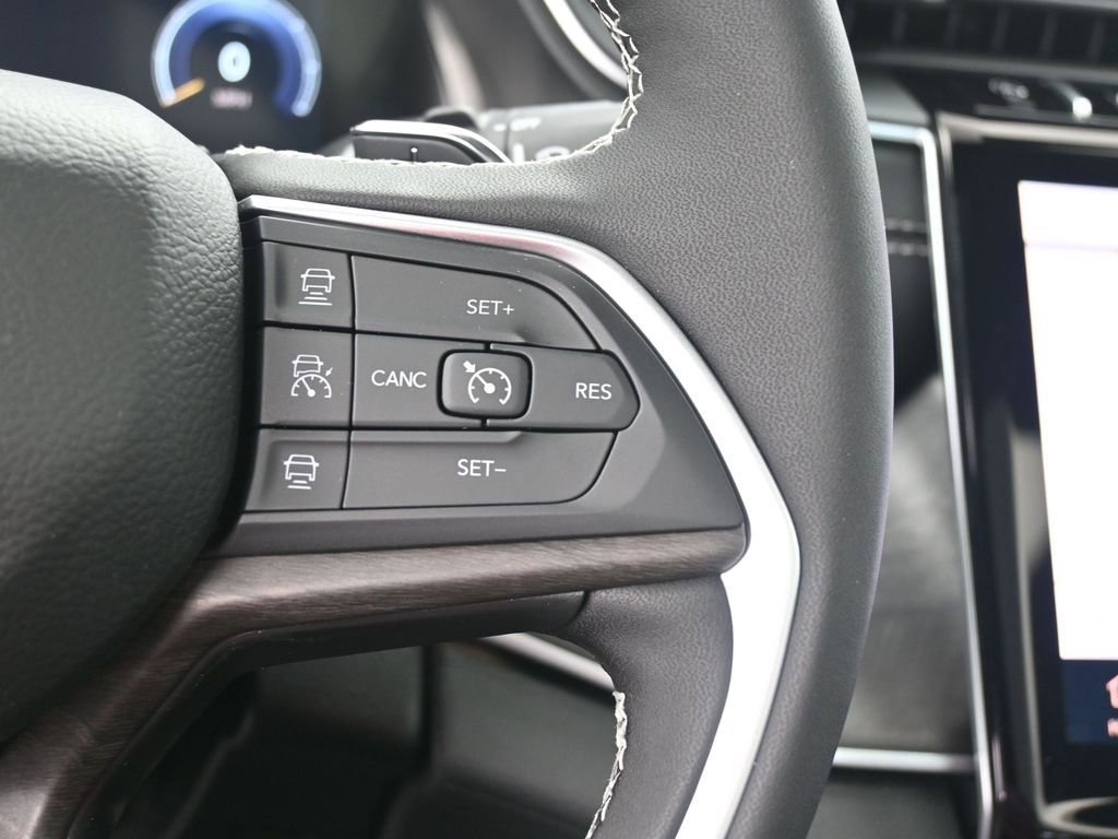 New 2025 Jeep Grand Cherokee Limited w/ Trailer Tow Package image 36