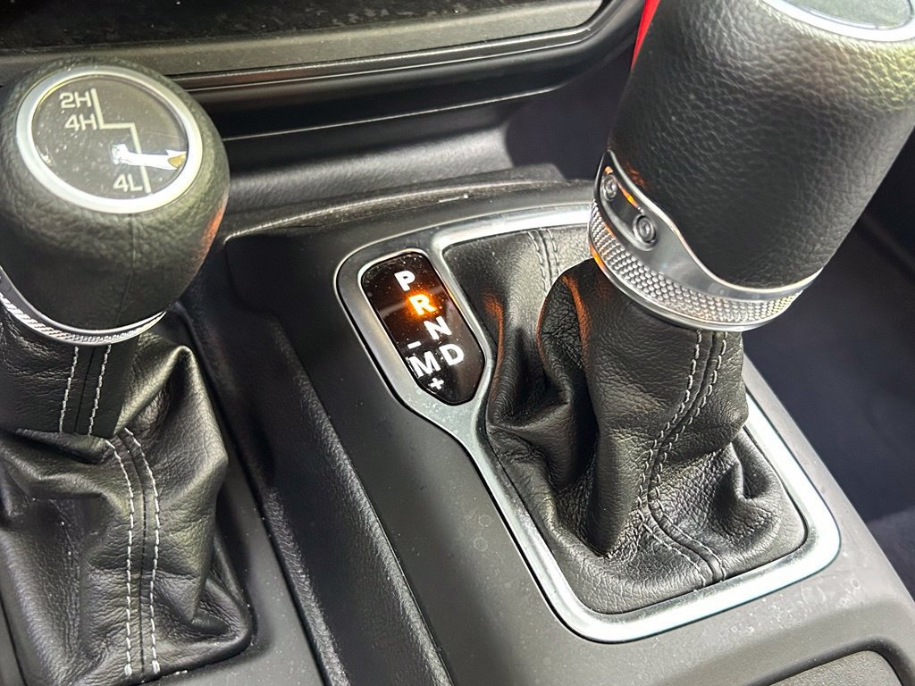 Certified 2025 Jeep Gladiator Sport AWD/4WD image 31