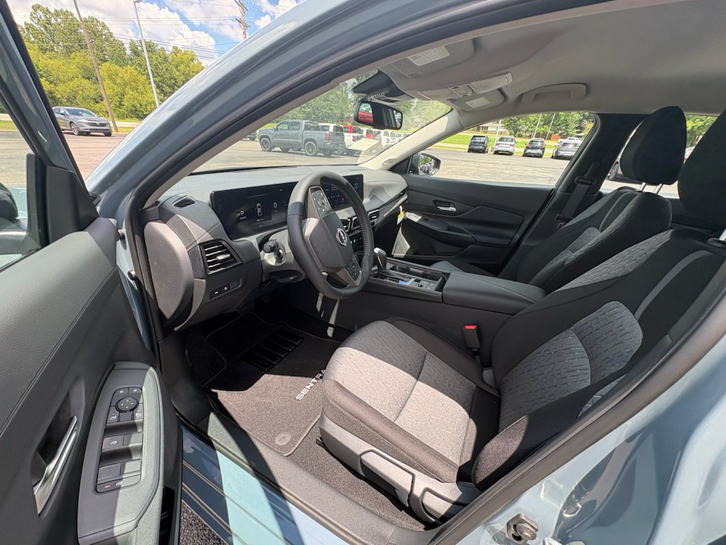 New 2026 Nissan Sentra SV w/ SV Convenience Package FWD image 6