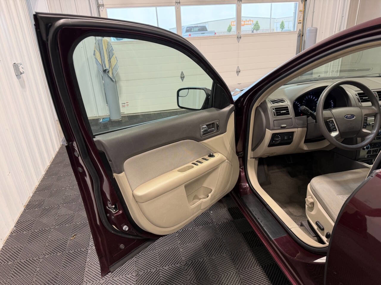 Used 2012 Ford Fusion SE FWD image 5