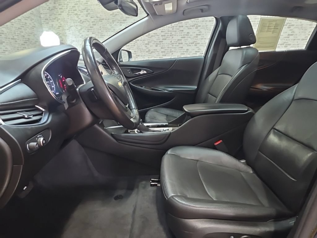 Used 2022 Chevrolet Malibu Premier FWD image 22