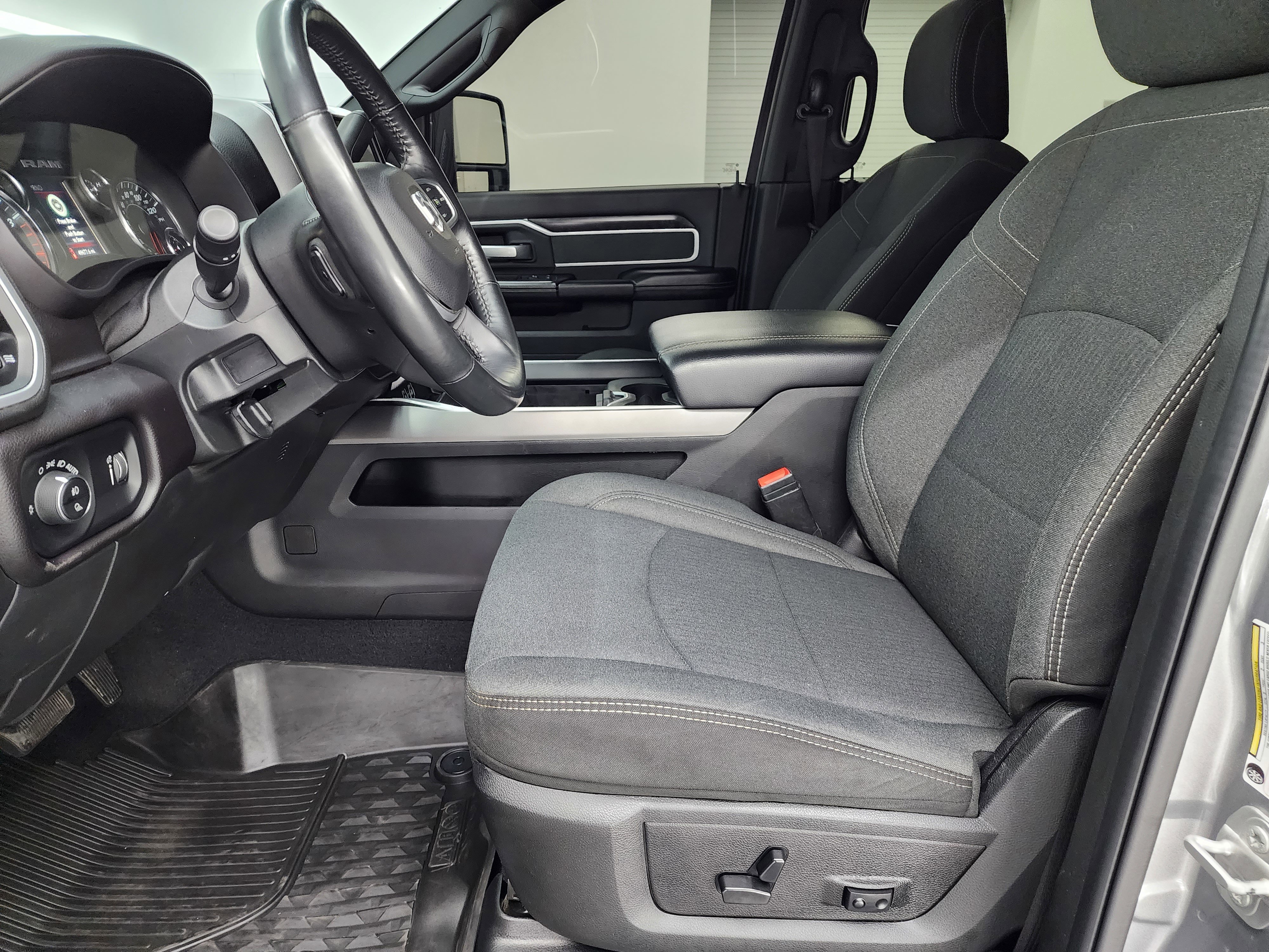 Used 2023 RAM 3500 Big Horn w/ Night Edition image 8