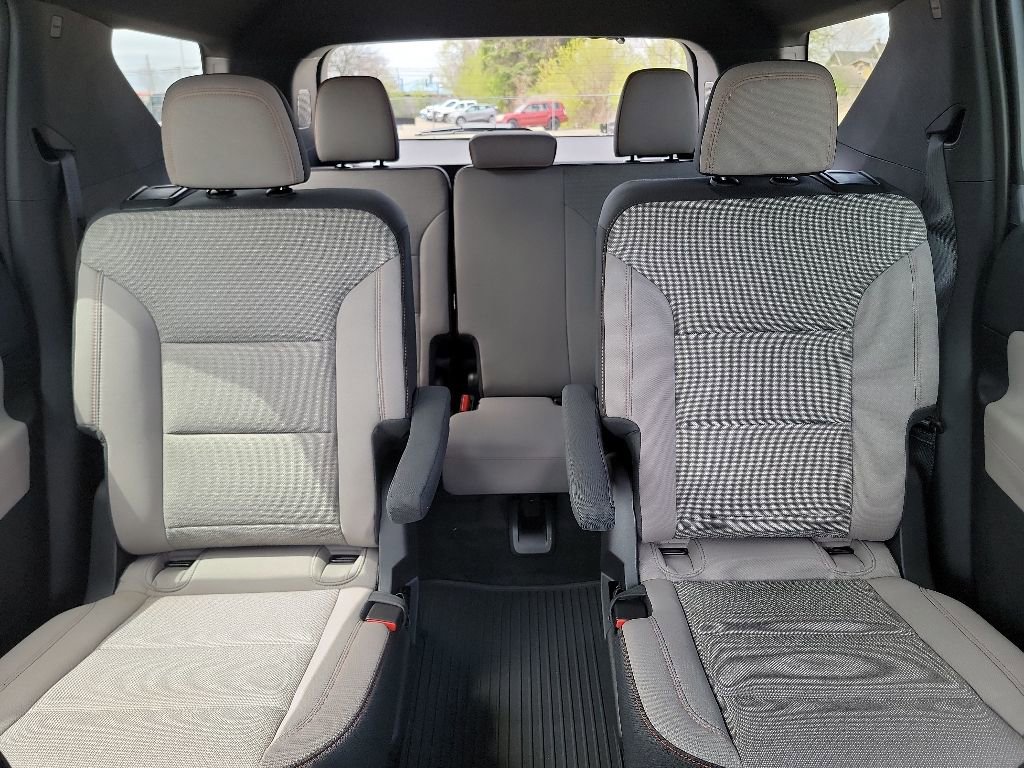 New 2026 Chevrolet Traverse LT AWD/4WD image 12