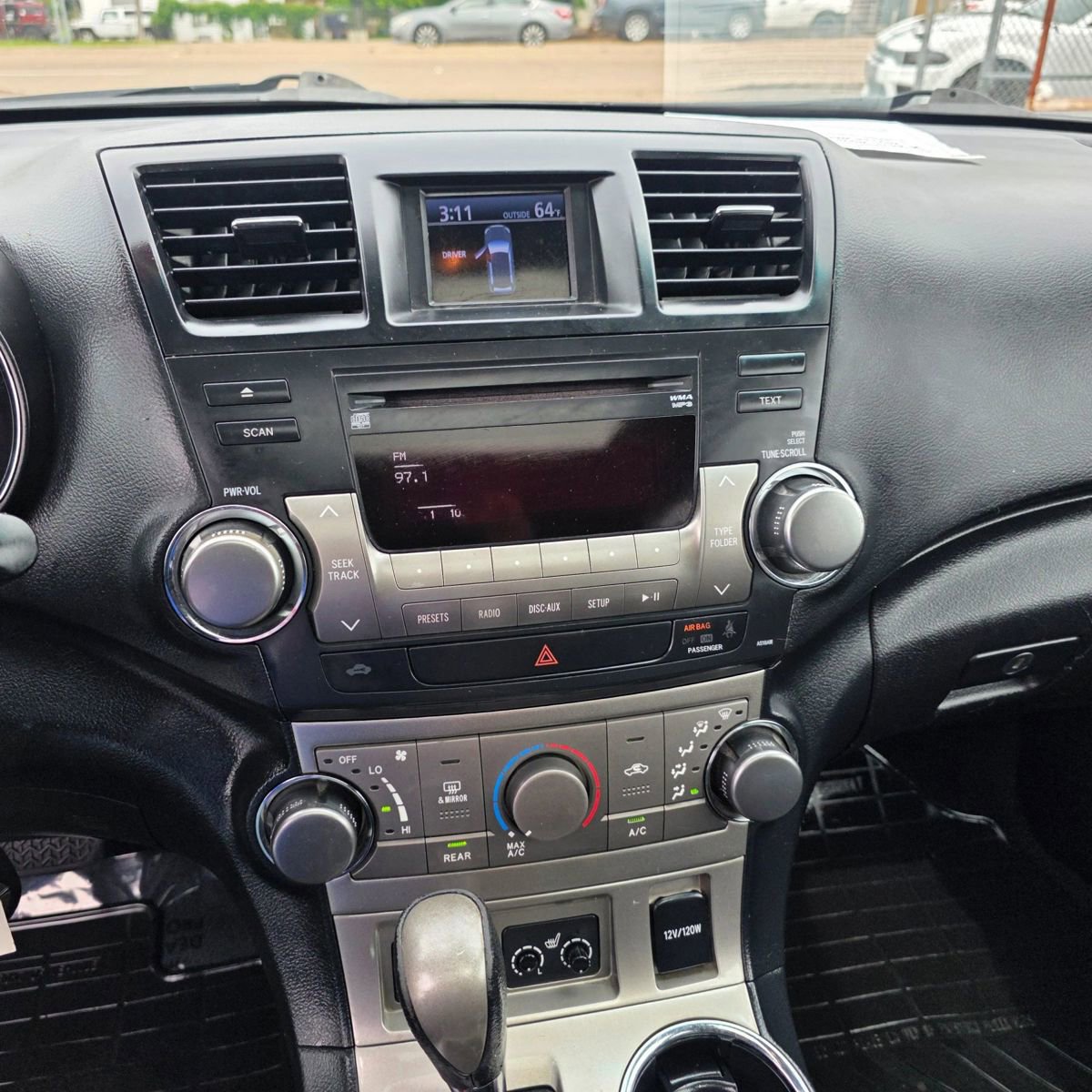 Used 2012 Toyota Highlander SE w/ Convenience Pkg AWD/4WD image 22