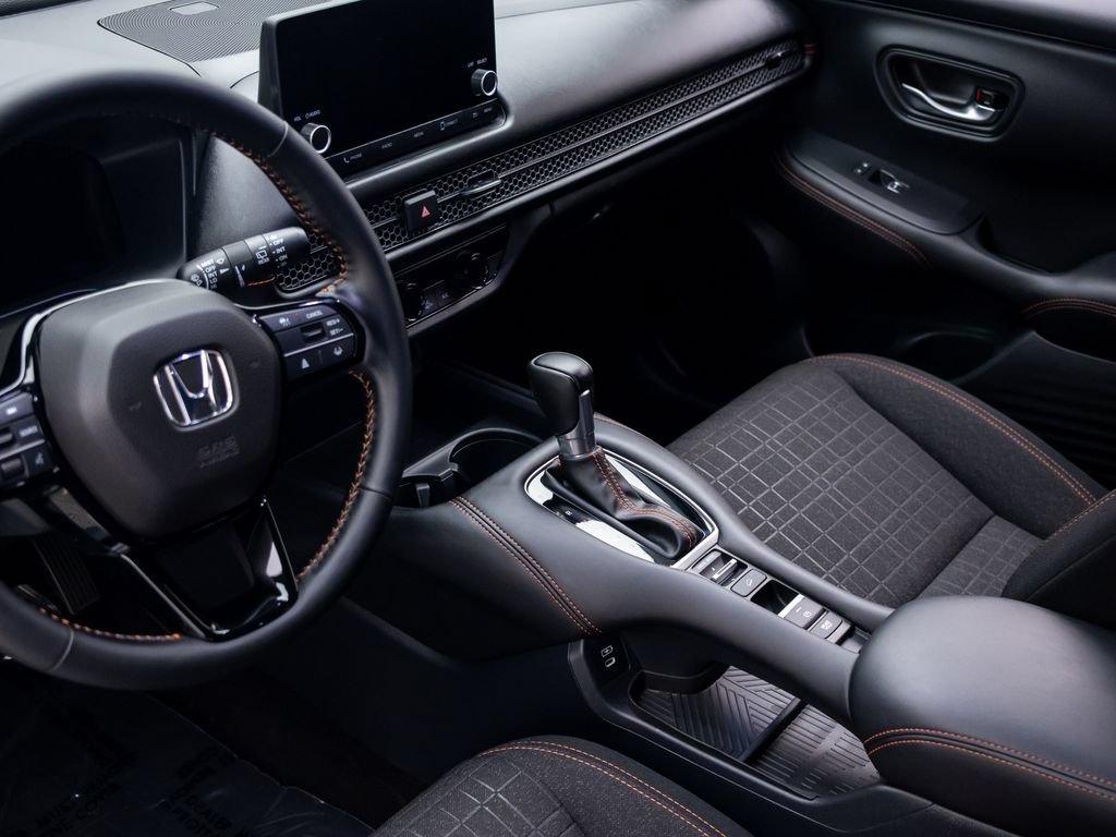 Certified 2025 Honda HR-V Sport image 14