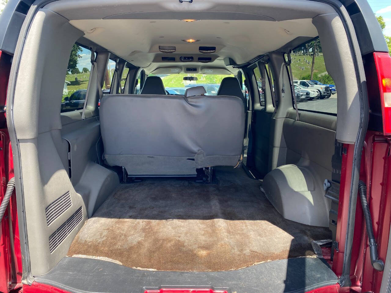 Used 2008 Chevrolet Express 1500 Passenger w/ LT Preferred Equipment Group RWD image 17