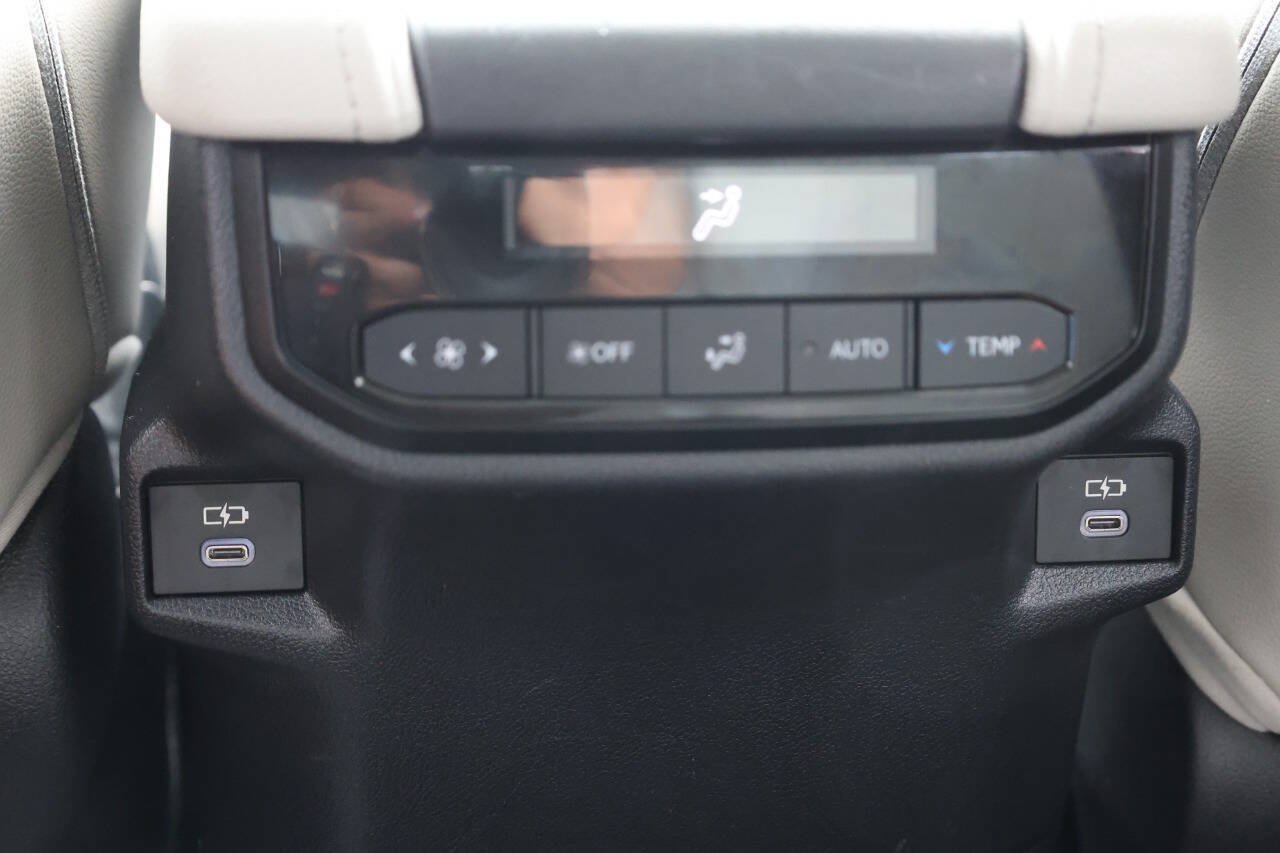 Used 2024 Toyota Grand Highlander AWD Hybrid image 21