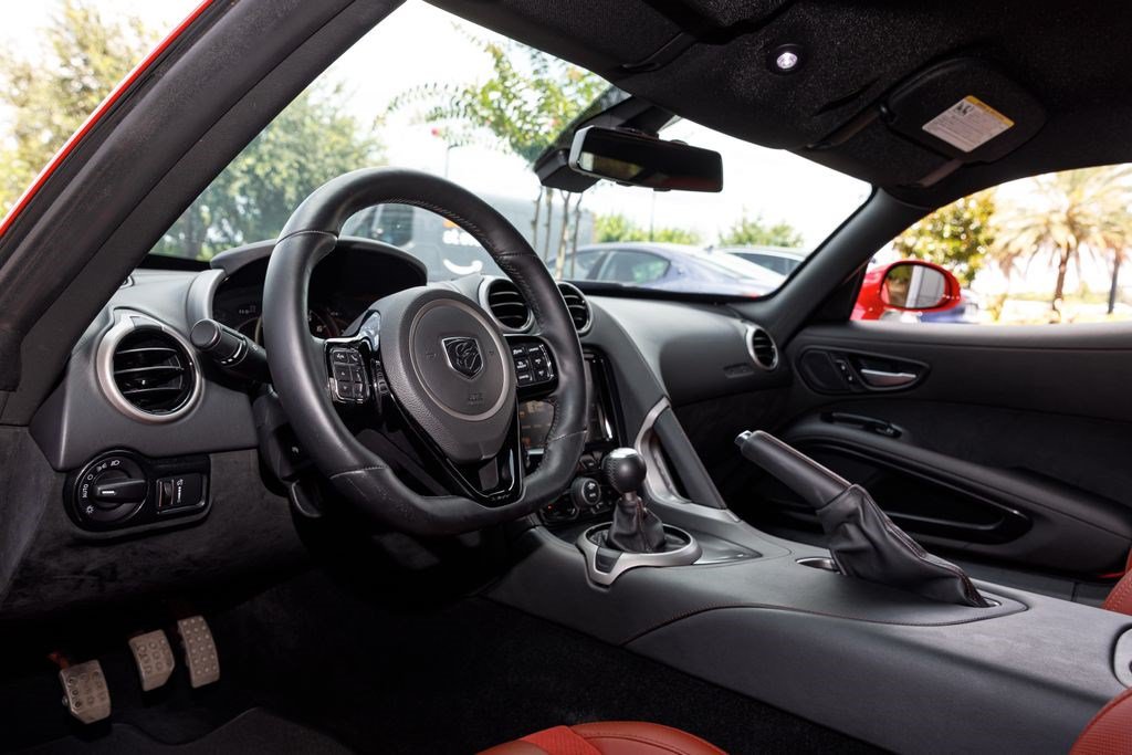 Used 2017 Dodge Viper GTC RWD image 15