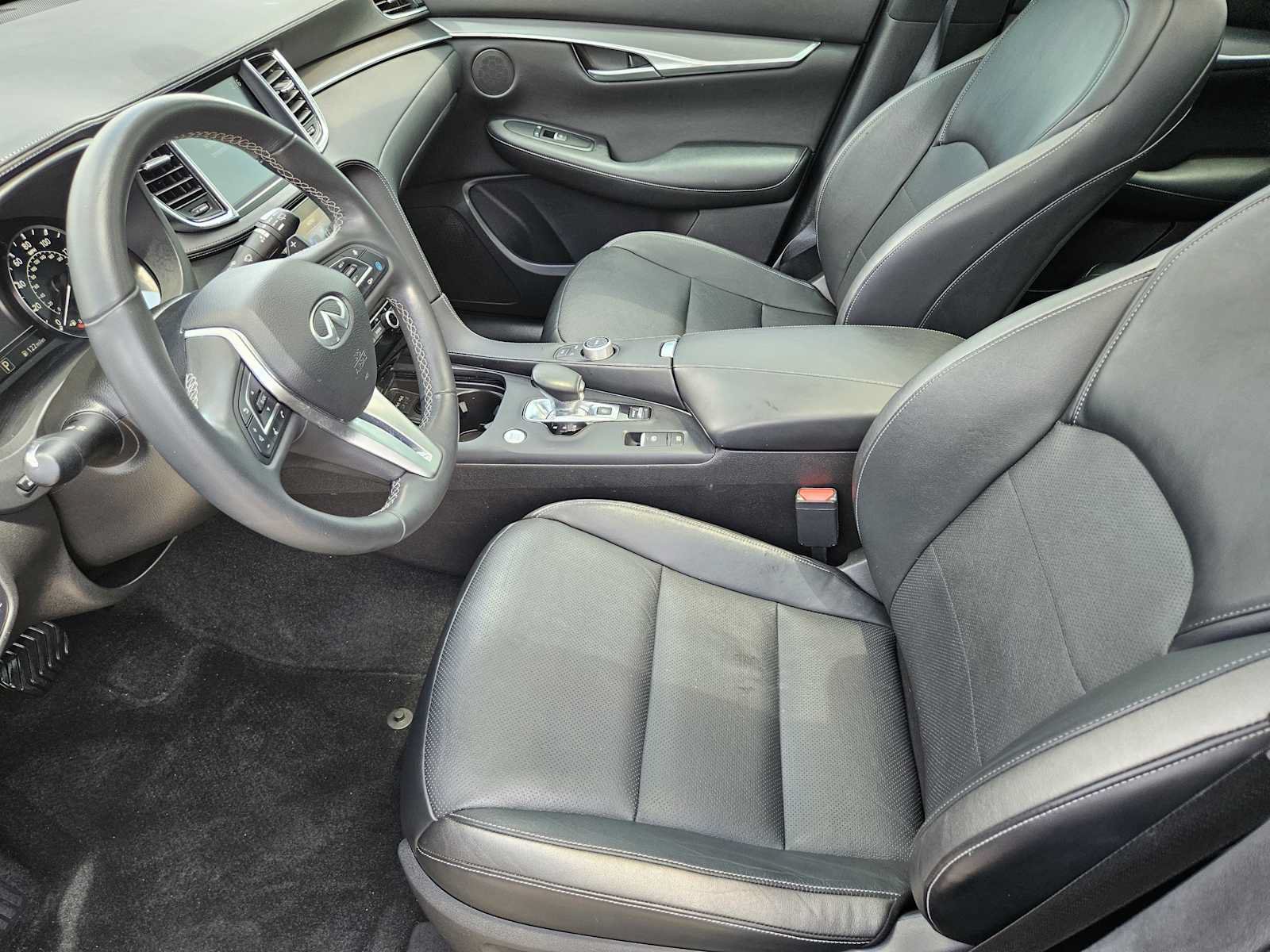 Used 2022 INFINITI QX50 Luxe w/ Appearance Package FWD image 12