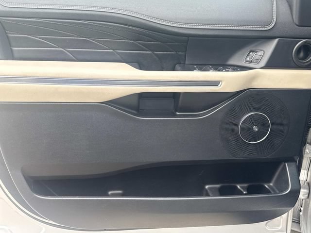 Used 2019 Ford Expedition Max Platinum RWD image 28