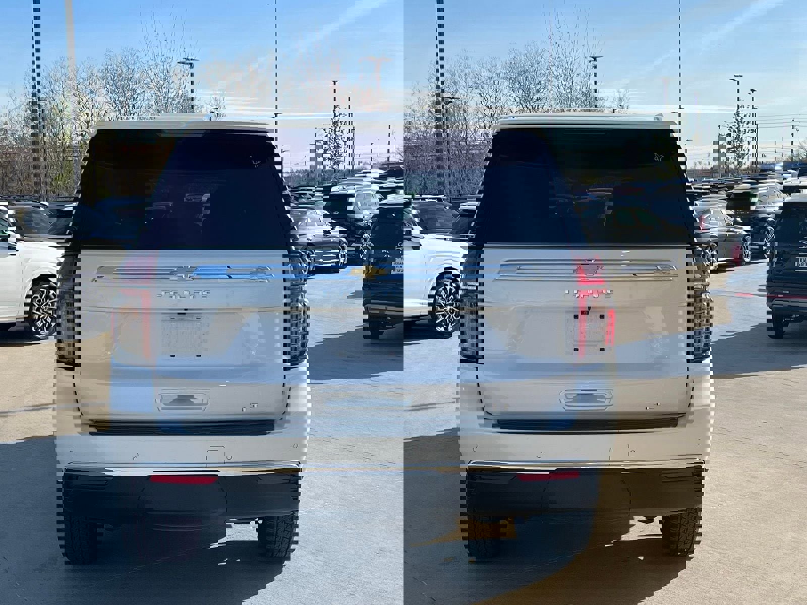 Used 2022 Chevrolet Tahoe LT w/ Luxury Package image 11