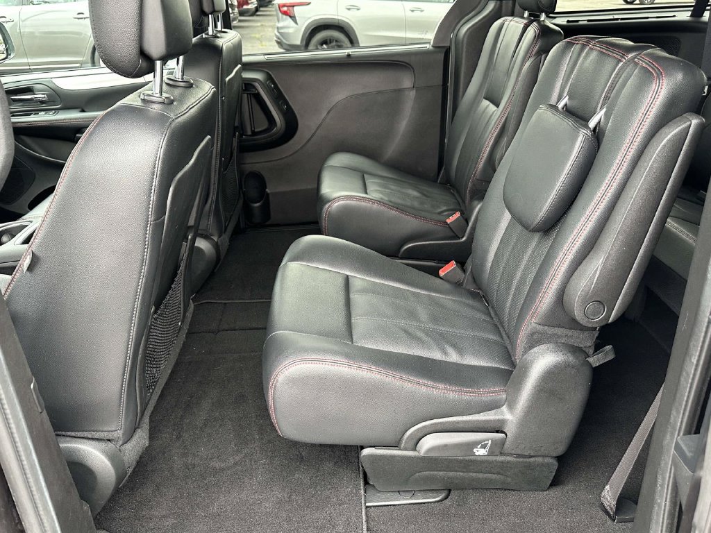 Used 2017 Dodge Grand Caravan GT FWD image 12
