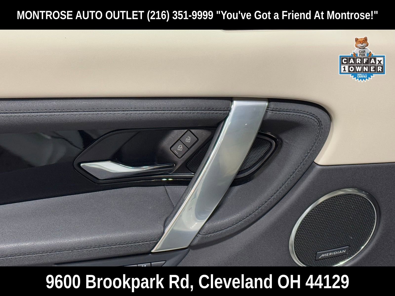 Used 2025 Land Rover Discovery Sport S image 12