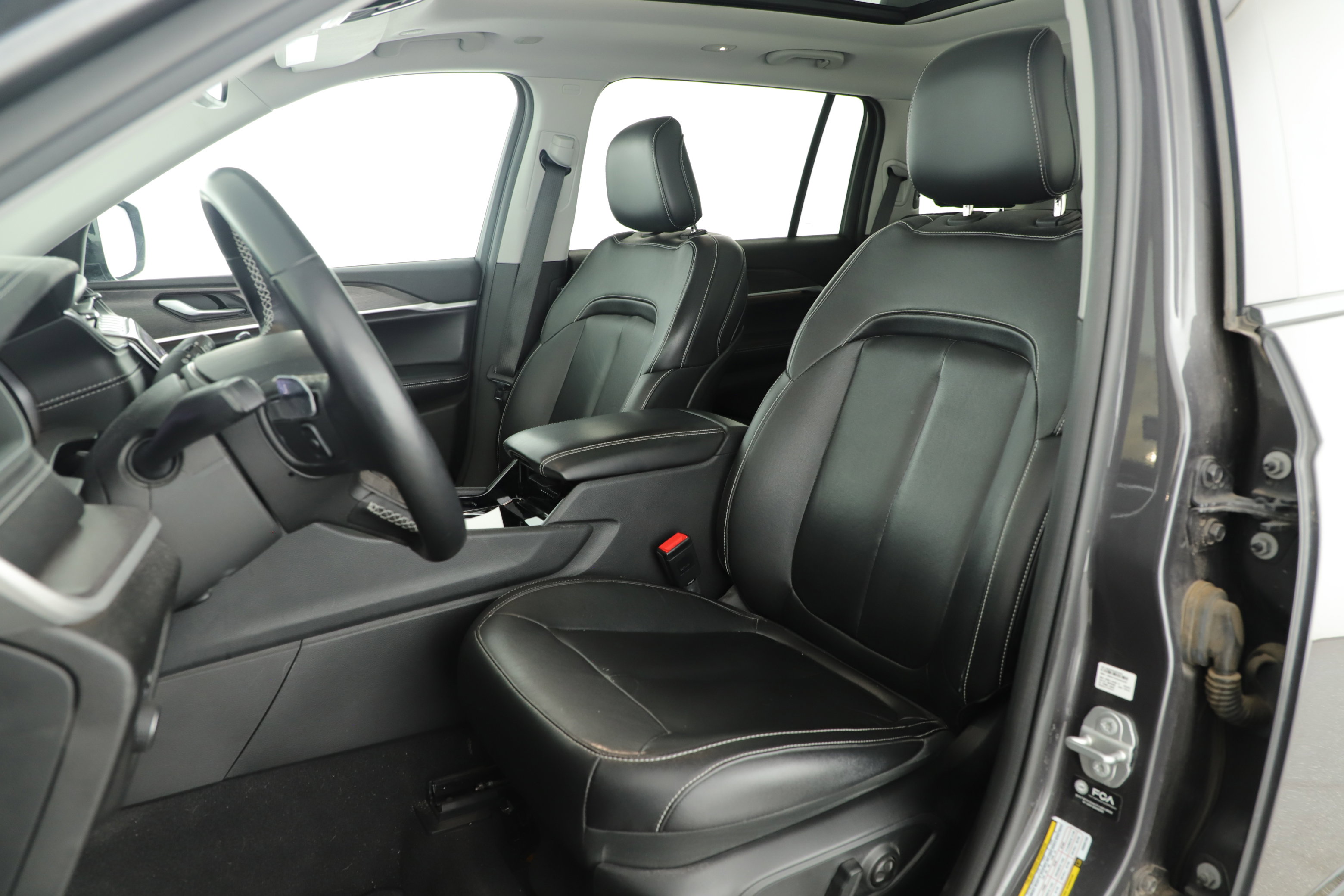 Used 2022 Jeep Grand Cherokee L Limited image 23