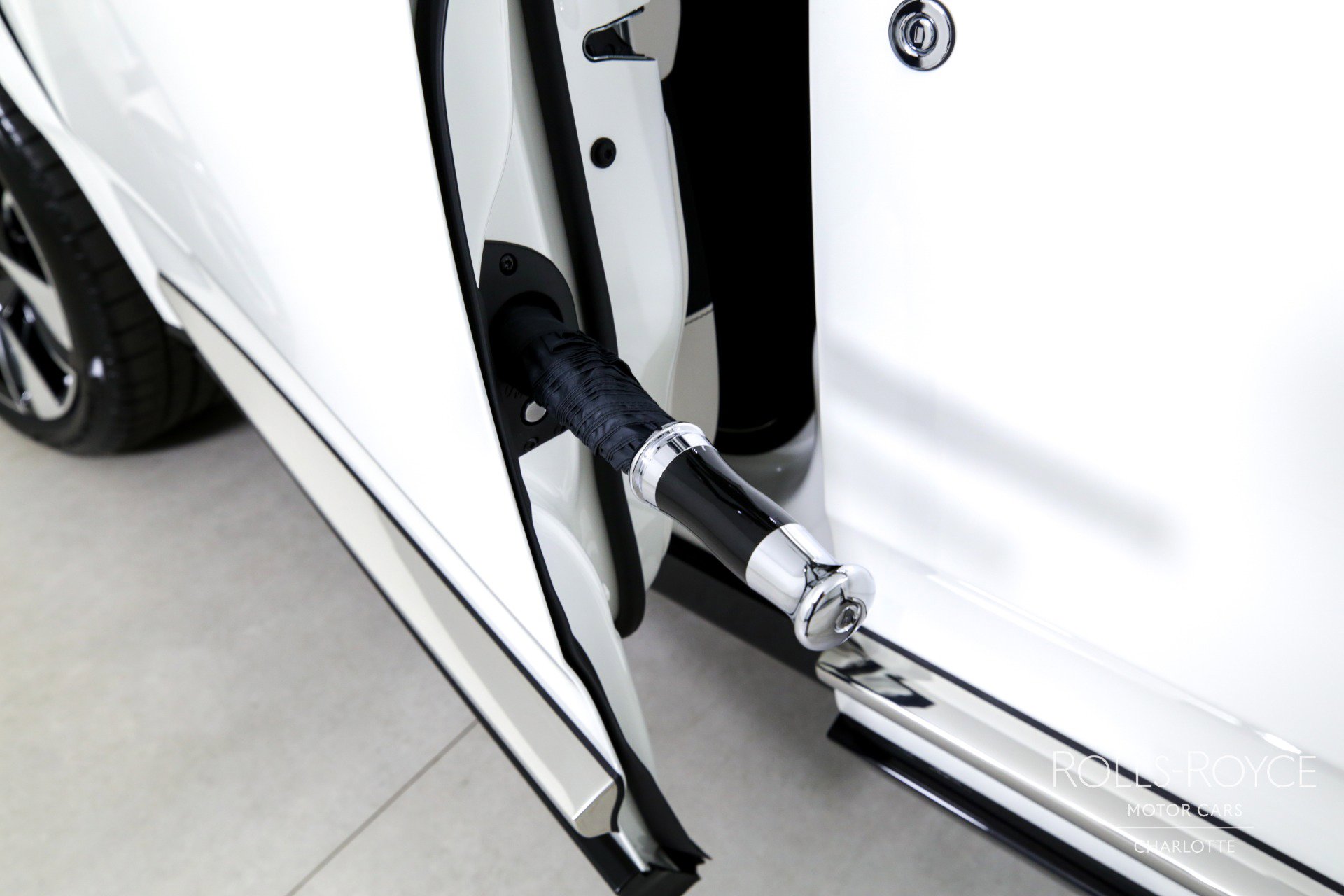 Certified 2025 Rolls-Royce Cullinan image 27