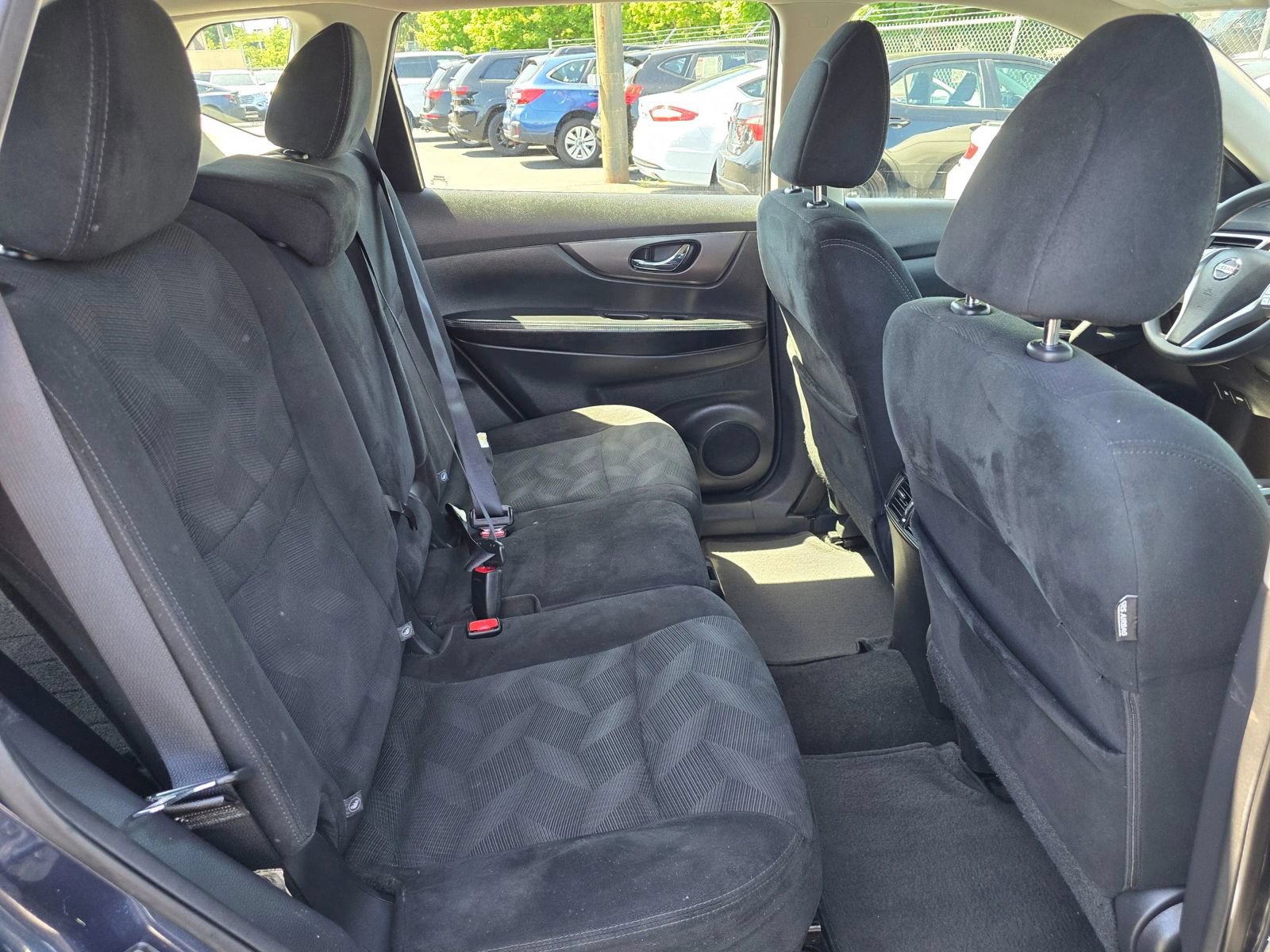 Used 2016 Nissan Rogue S FWD image 13