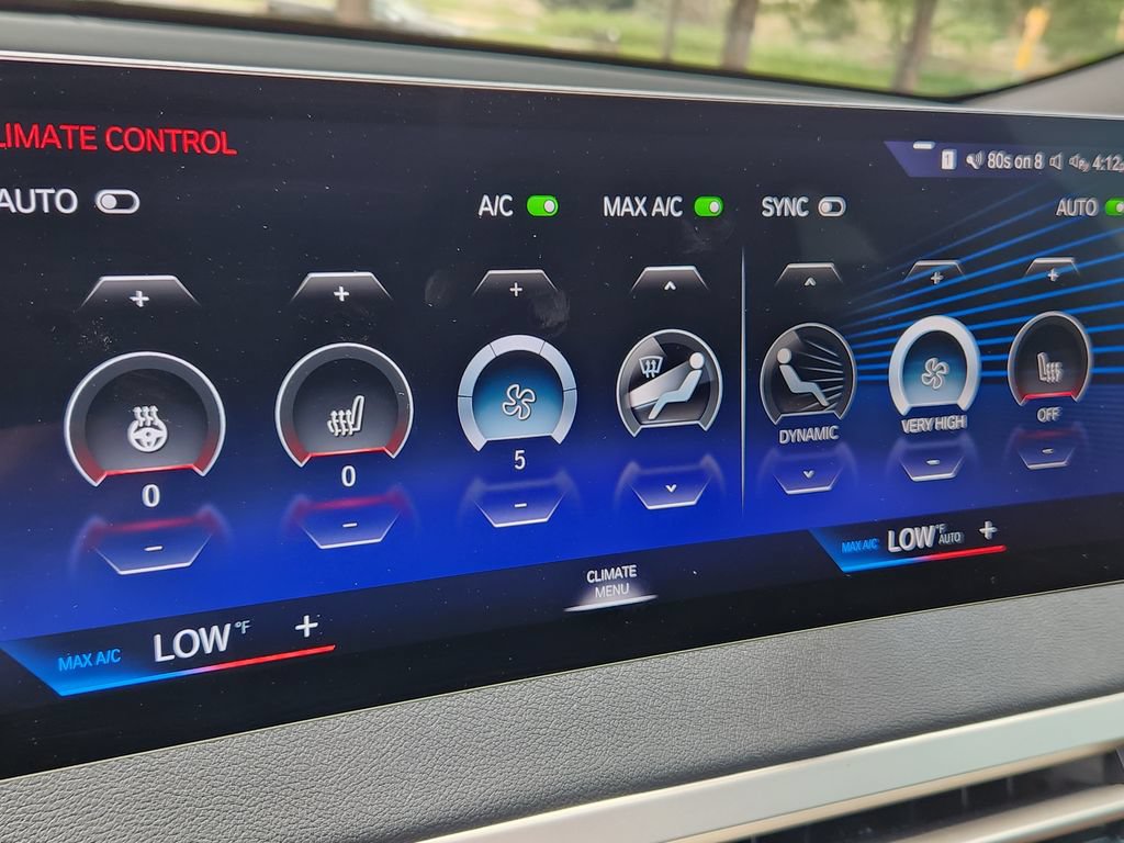 Used 2023 BMW iX xDrive50 w/ Sport Package AWD/4WD image 25