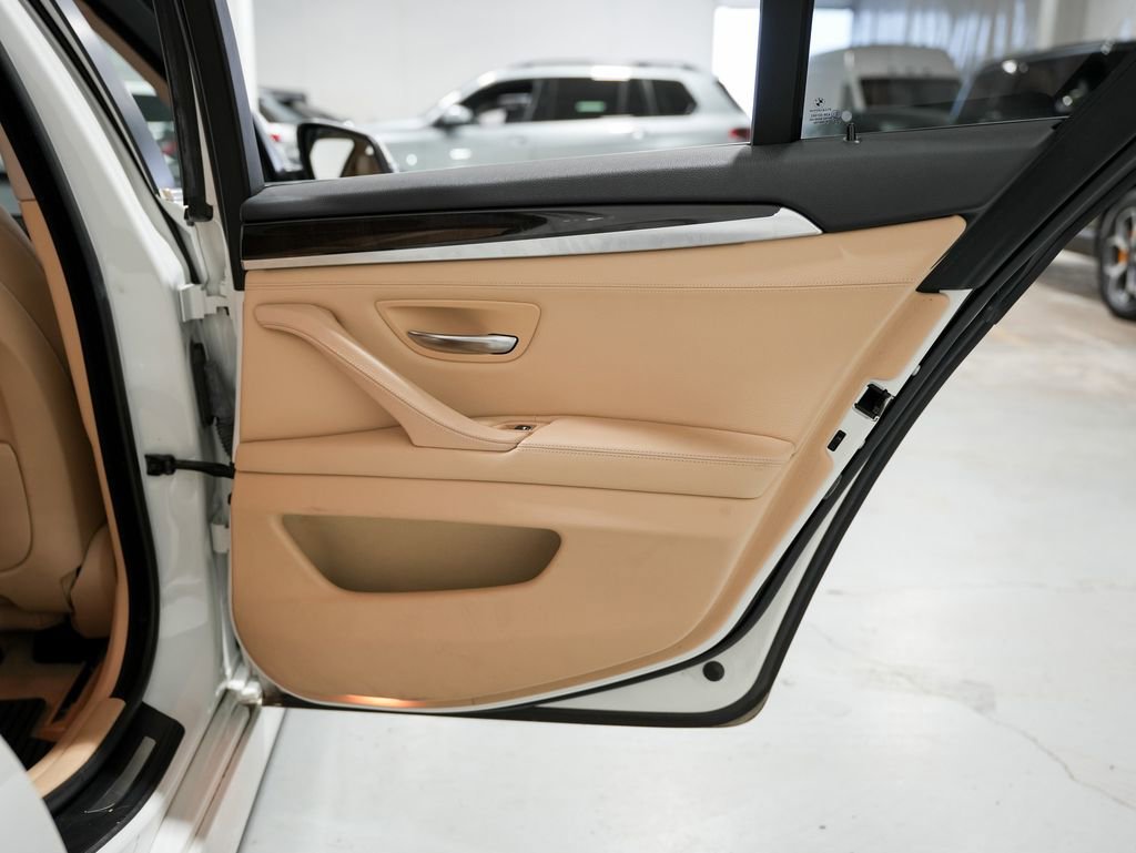 Used 2015 BMW 528i xDrive Sedan image 37