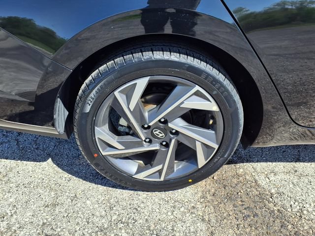 Used 2025 Hyundai Elantra SEL FWD image 43