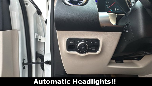 Used 2022 Mercedes-Benz GLB 250 4MATIC image 5