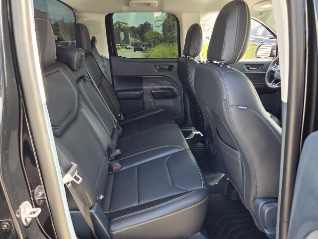 Certified 2025 Ford Maverick Lobo AWD/4WD image 17