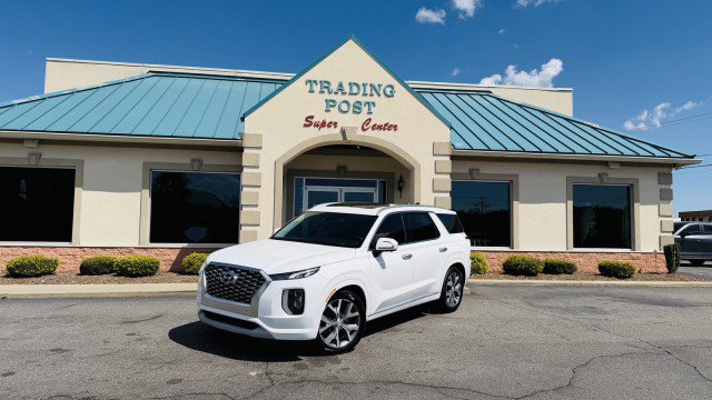 Used 2022 Hyundai Palisade Limited w/ Cargo Package FWD image 2