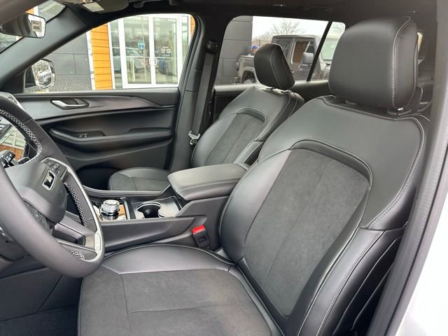 New 2025 Jeep Grand Cherokee Altitude image 13