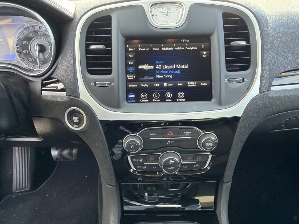 Used 2023 Chrysler 300 Touring w/ Sport Appearance Package image 28