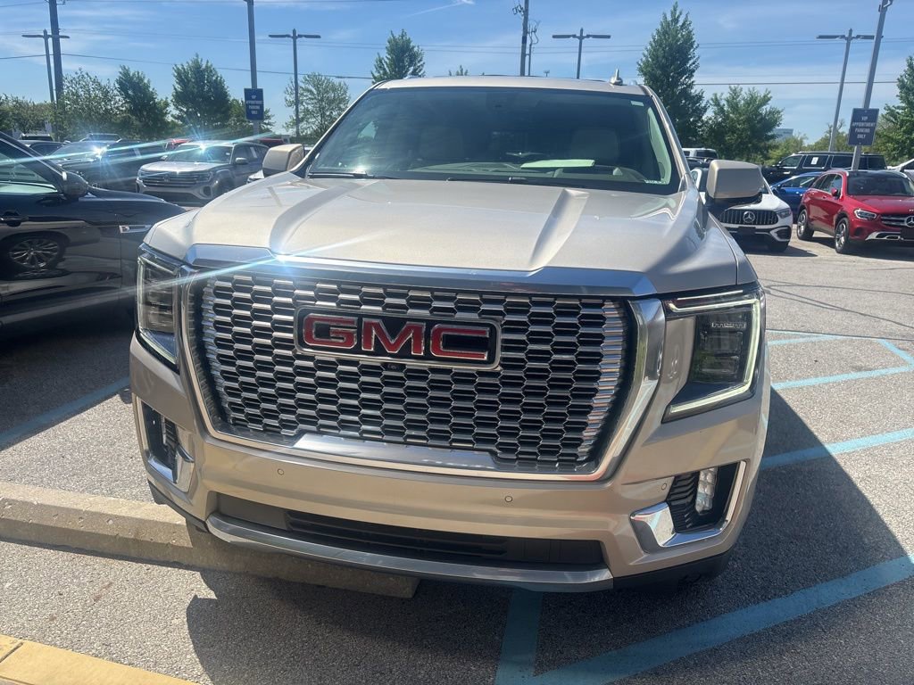 Used 2022 GMC Yukon Denali image 2
