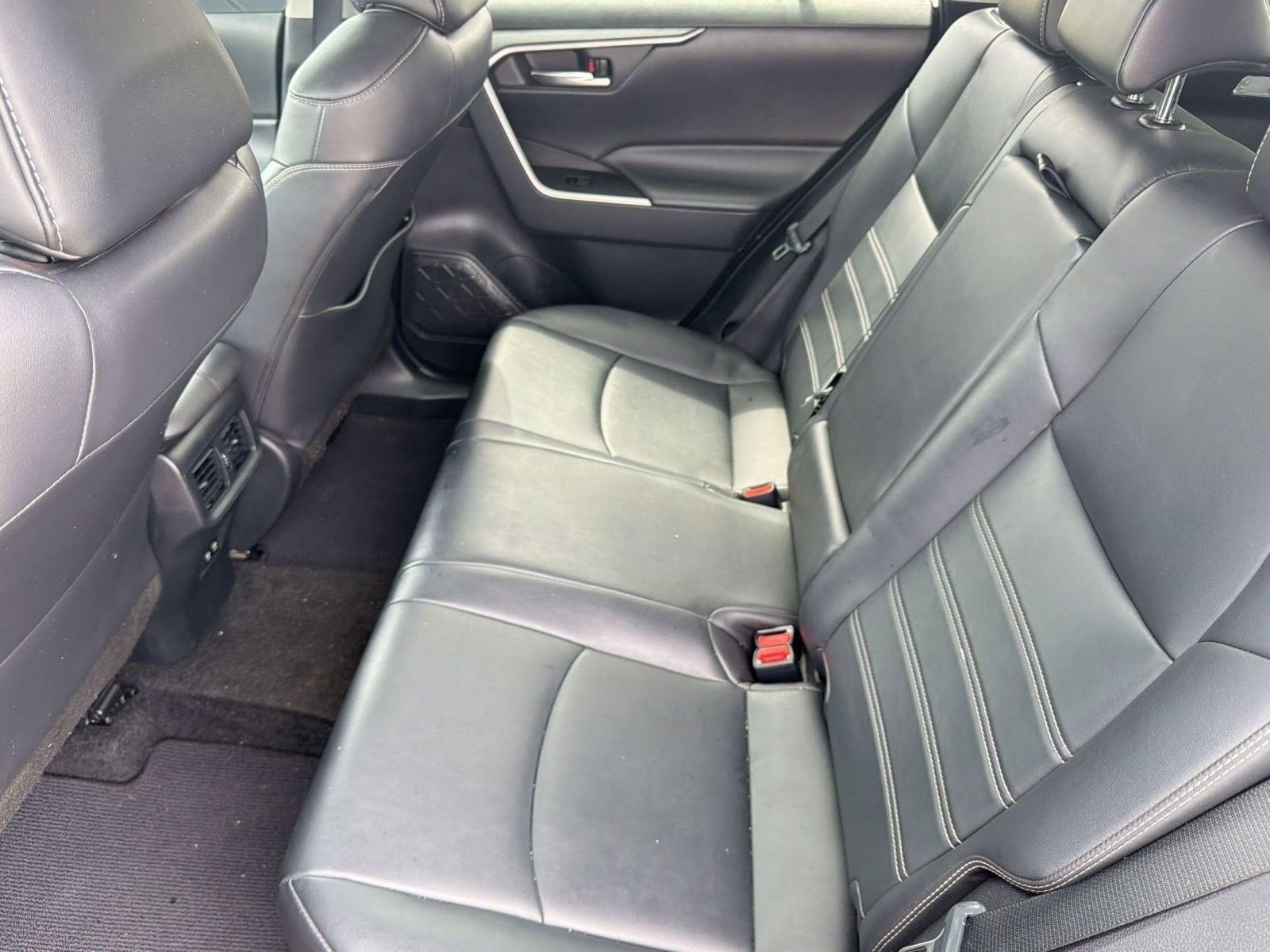 Used 2020 Toyota RAV4 XLE Premium image 27