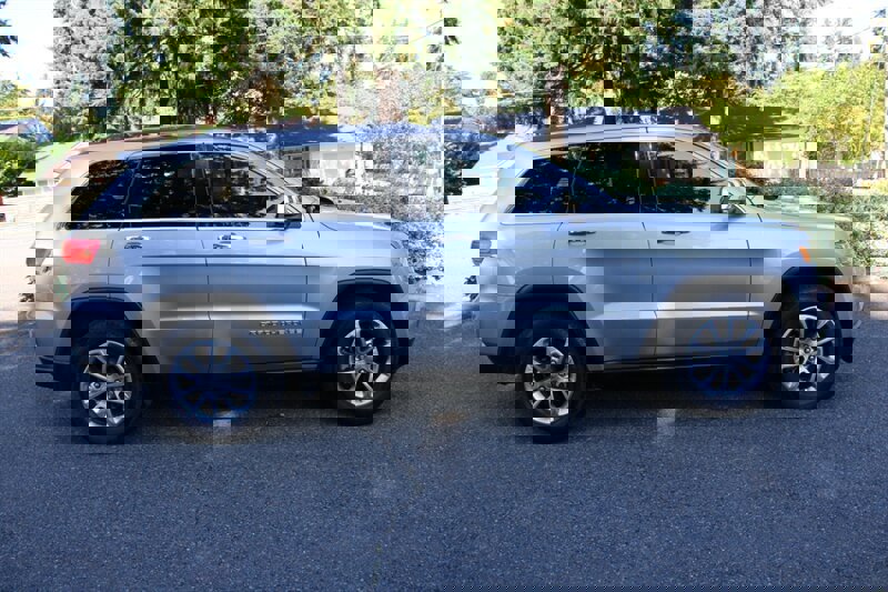 Used 2015 Jeep Grand Cherokee Limited image 13