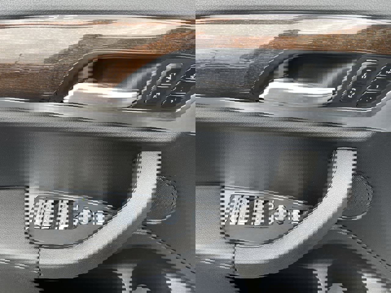 Used 2023 BMW X3 M40i w/ Premium Package image 24