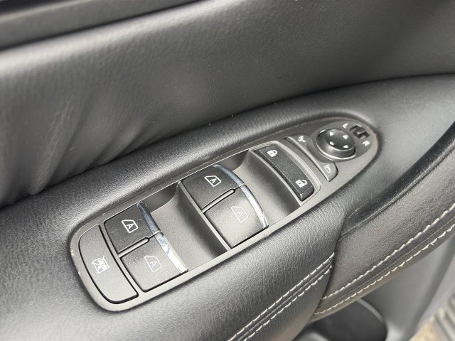 Used 2017 INFINITI QX80 4WD w/ Driver Assistance Package image 22